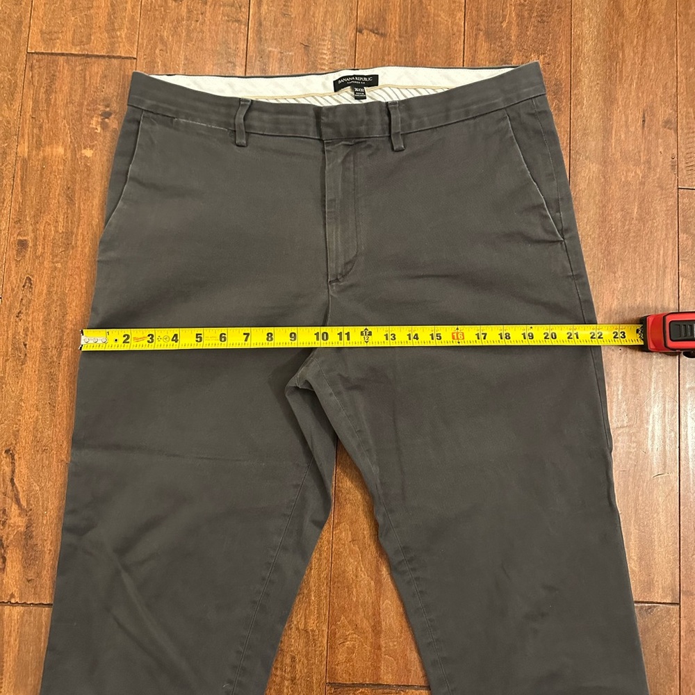 Banana Republic Gray Rapid Movement Tapered Fit Chinos Sz 36x32 - Picture 7 of 11